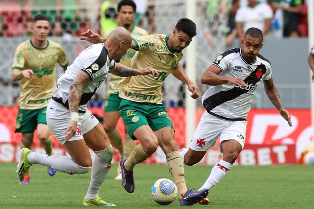 Confira onde assistir Vasco x Palmeiras ao vivo com imagens