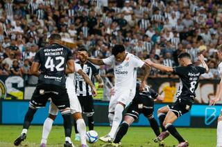 Imagem relacionada ao post: Futebol ao Vivo Hoje 12/05: Onde Assistir Santos x Ceará, Horário e Escalações