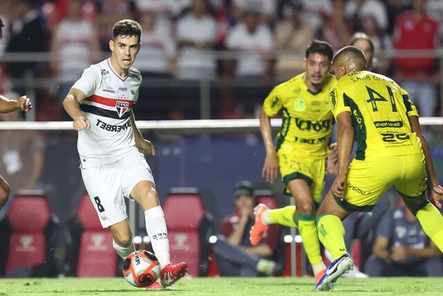 Saiba onde vai passar o jogo do São Paulo ao vivo hoje