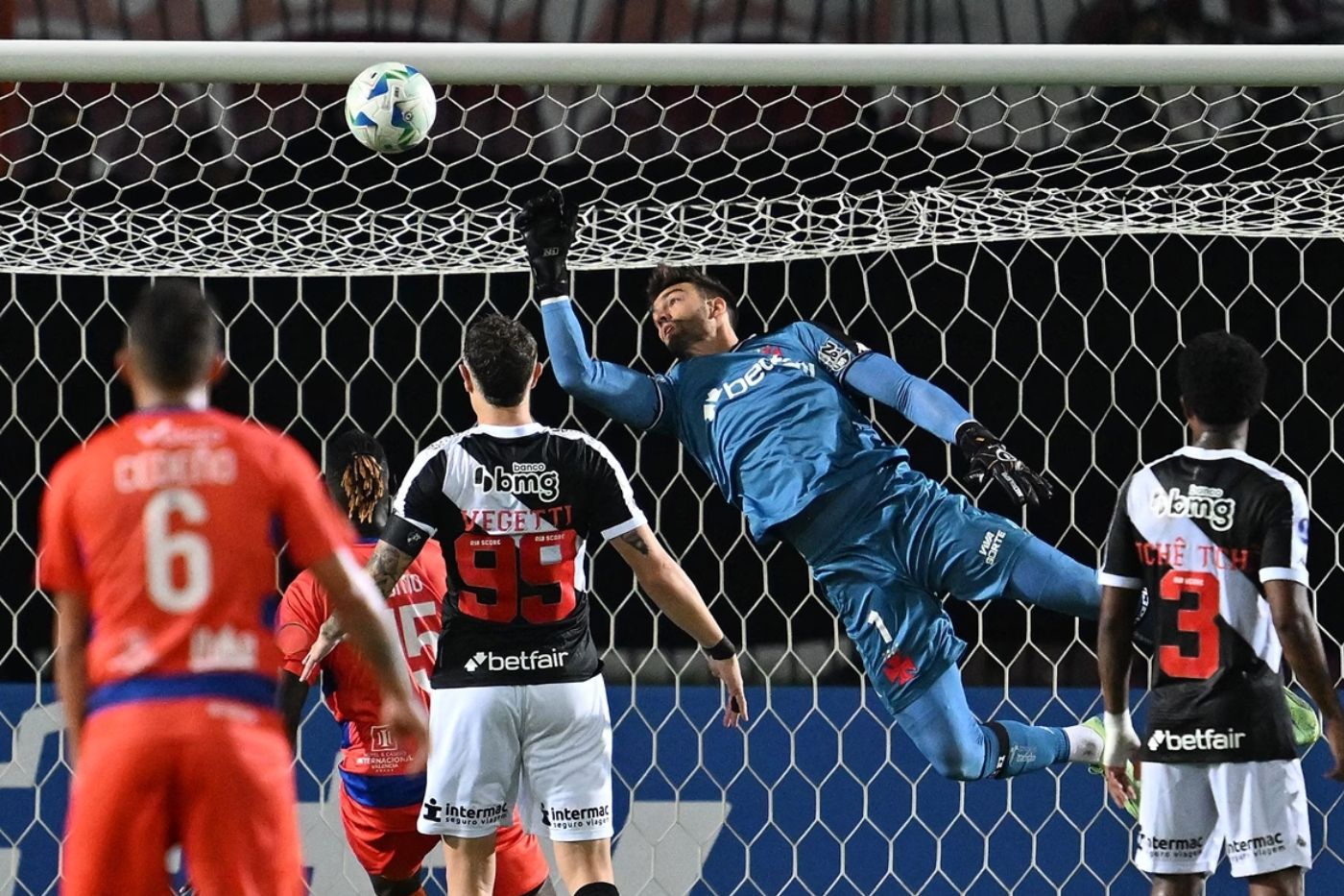 Veja onde vai passar o jogo do Lanus x Vasco ao vivo com imagens
