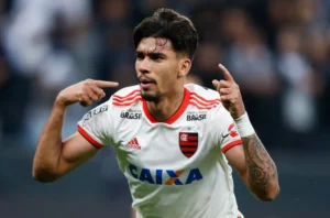 Lucas Paquetá no Flamengo? Diálogo com Filipe Luís reacende esperança da torcida rubro-negra em 2025