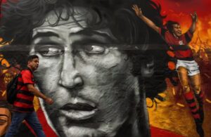 Flamengo: Muro da Gávea se Transforma em Galeria de Arte com 130 Anos de História e Ídolos Rubro-Negros
