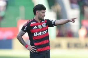 Arrascaeta em Risco? Flamengo Pode Ter Desfalque Crucial no Fla-Flu Após Convocação Surpresa do Uruguai