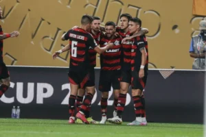 Flamengo dispara: 72% de chance de título do Brasileirão após rodada decisiva, Palmeiras despenca!