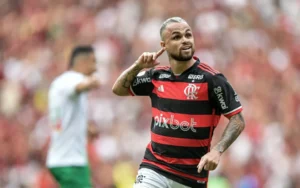Flamengo 2026: Vestiário de Filipe Luís recebe reforços pontuais! Goleiro, zagueiro canhoto e centroavante na mira do Mengão
