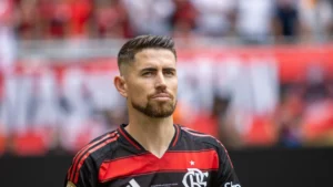 Jorginho retorna! Flamengo com time completo e árbitro ‘deixa o jogo correr’ para clássico contra Fluminense pelo Brasileirão