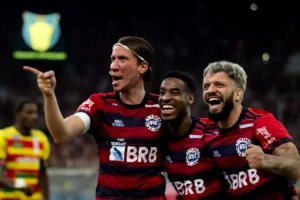 Flamengo assume a liderança do Brasileirão com goleada sobre o Sport e 71 pontos! Filipe Luís explica estratégia mental e rivalidades