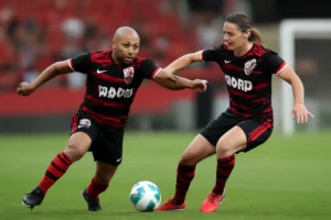 Cebolinha e Lino disputam vaga no ataque do Flamengo para clássico contra o Fluminense: 160 jogos, R$143 mi e o dilema de Filipe Luís