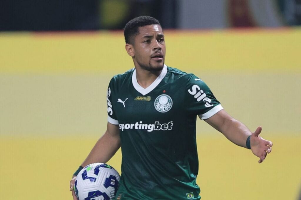 Vitor Roque no Banco do Palmeiras na Final do Paulistão: Entenda a Estratégia e o Tratamento Intensivo do Craque